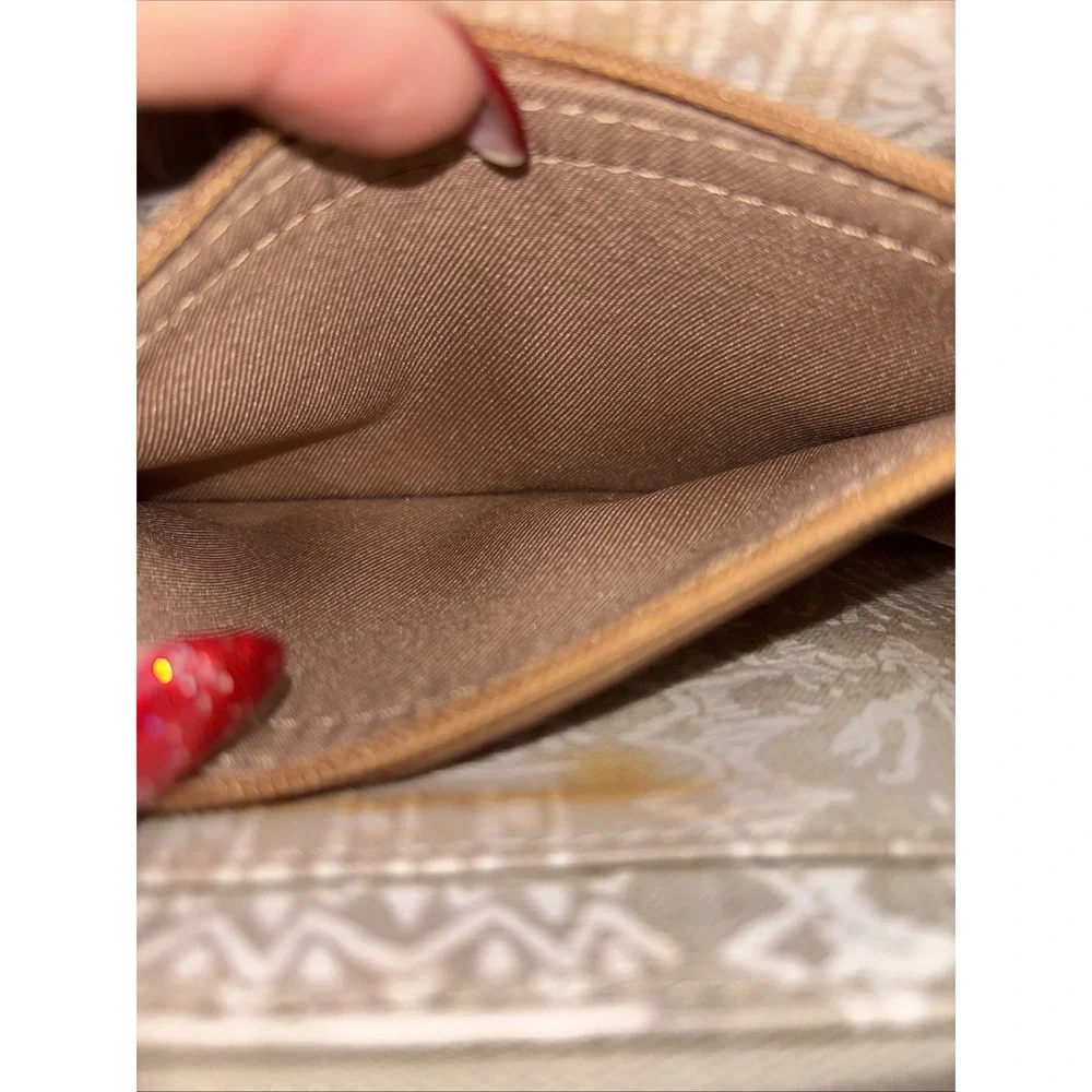 Sakroots LUNA Zip Around‎ Wallet Wristlet Crossbody Smartphone Holder Tan White